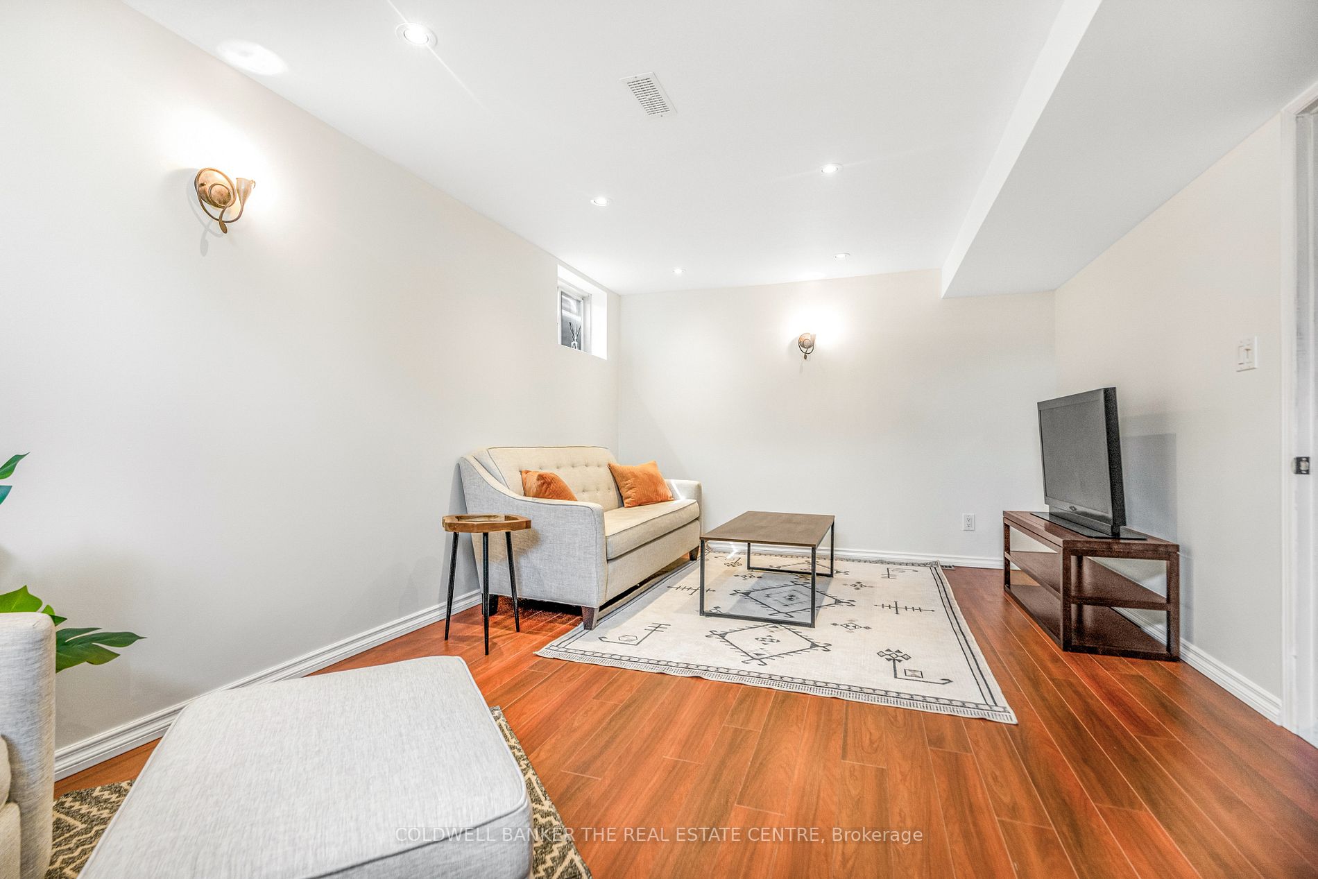 20 Silver Maple Crescent
