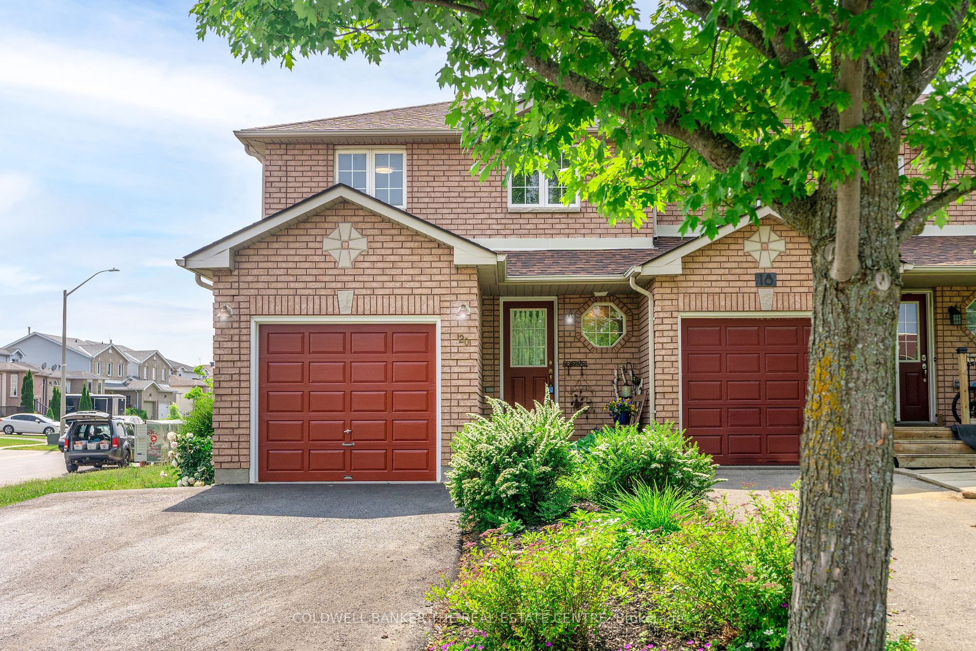 20 Silver Maple Crescent
