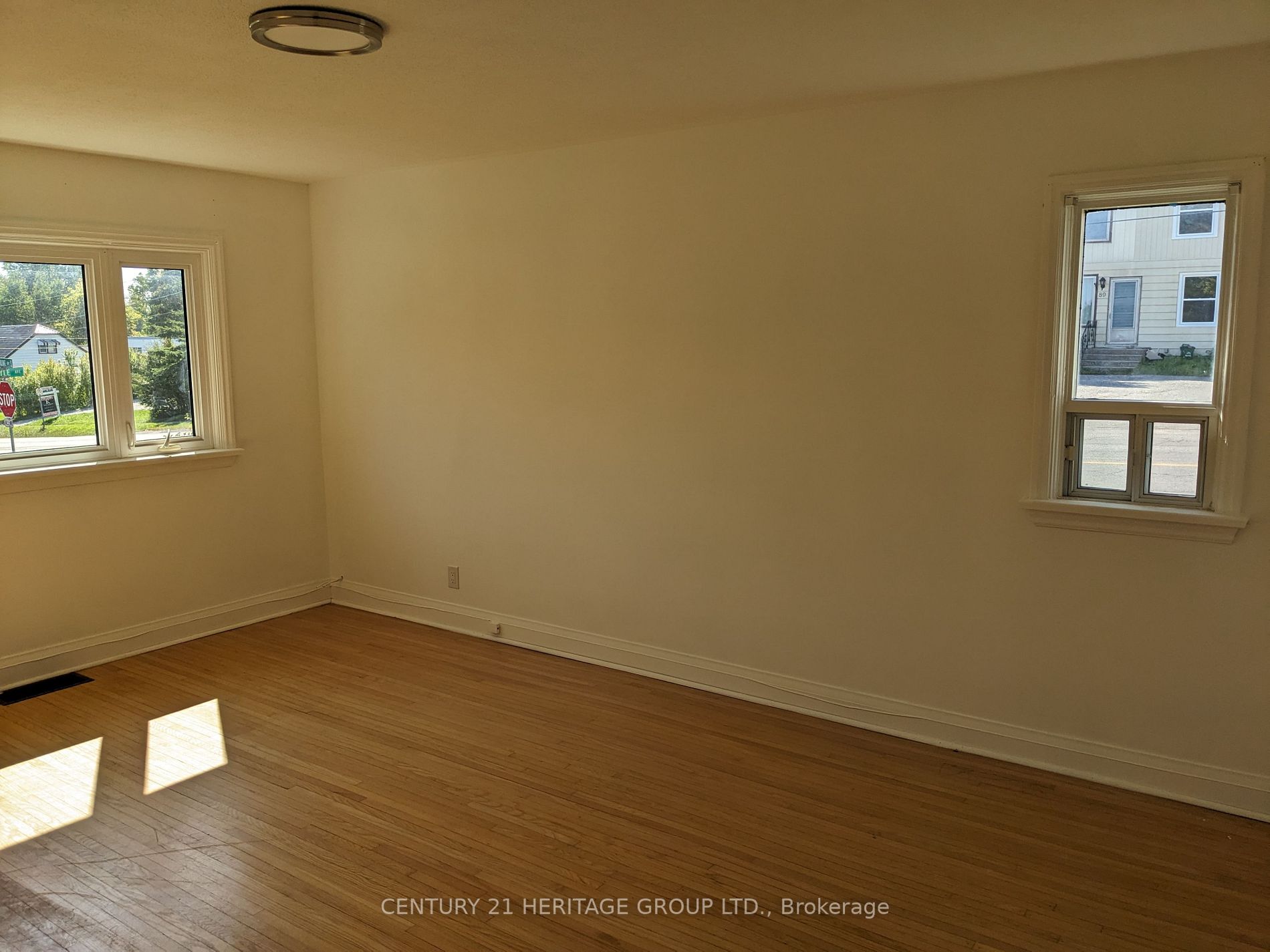 35 Argyle Ave