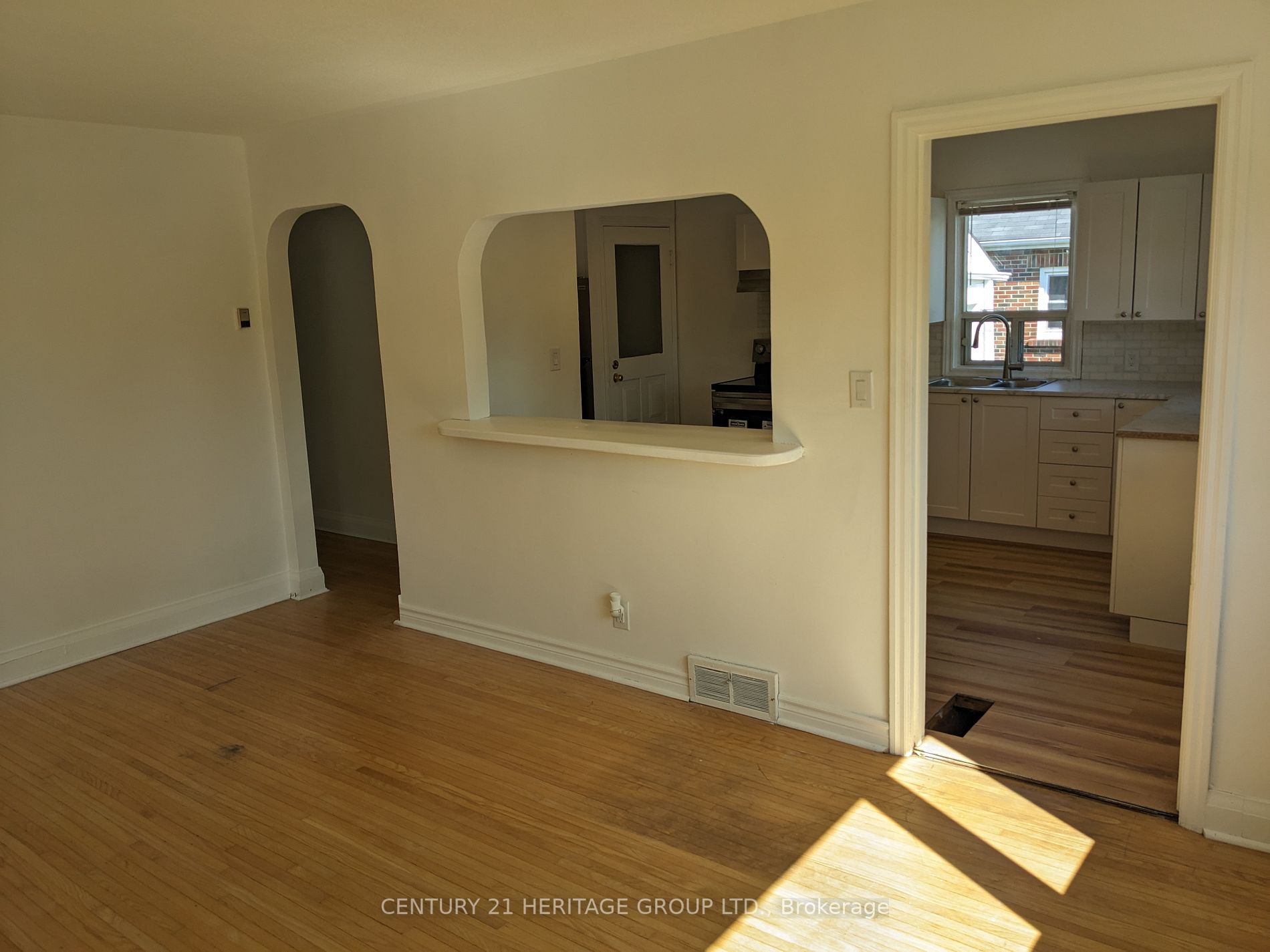 35 Argyle Ave