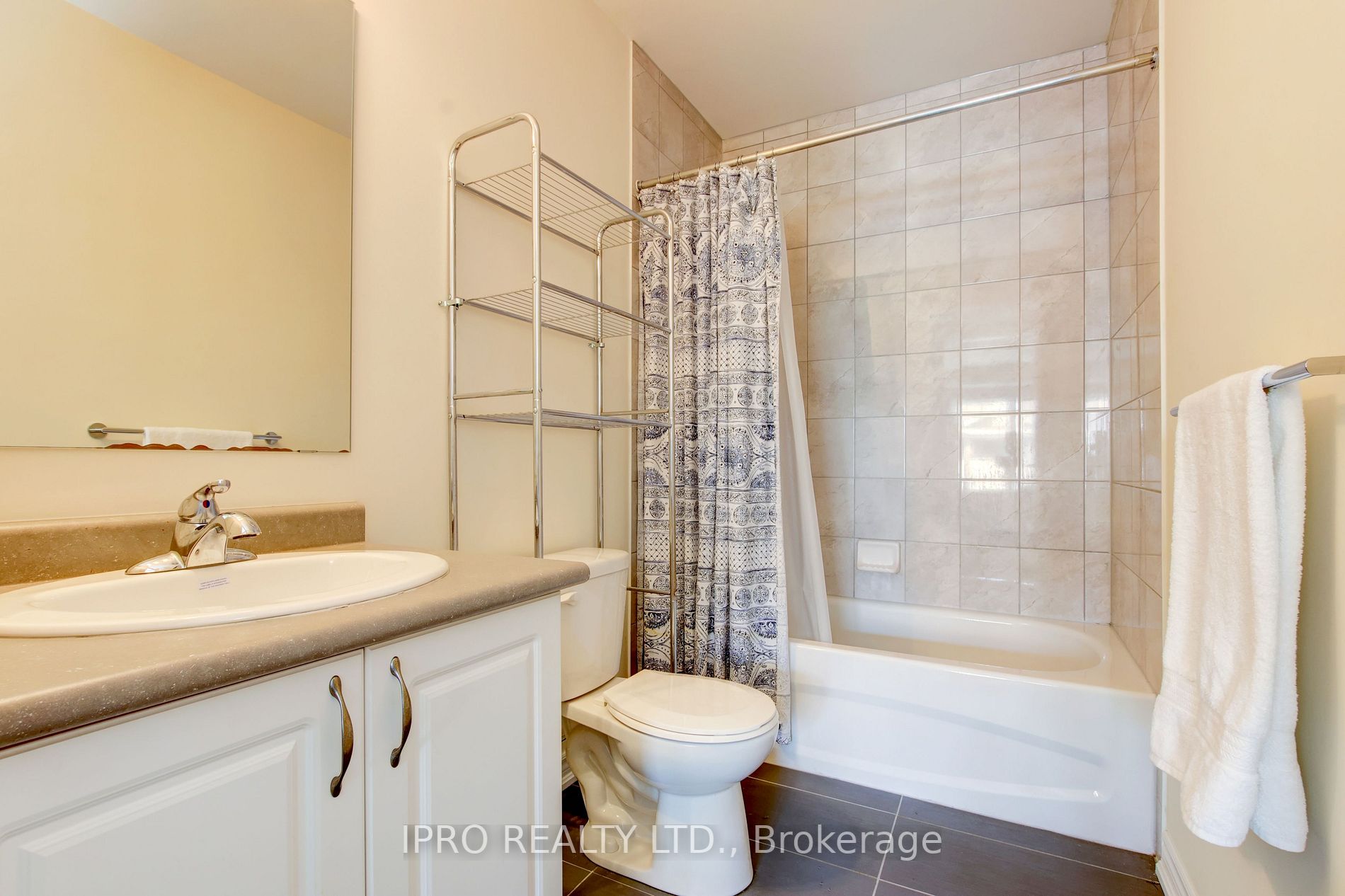 6 Anchorage Cres, #308