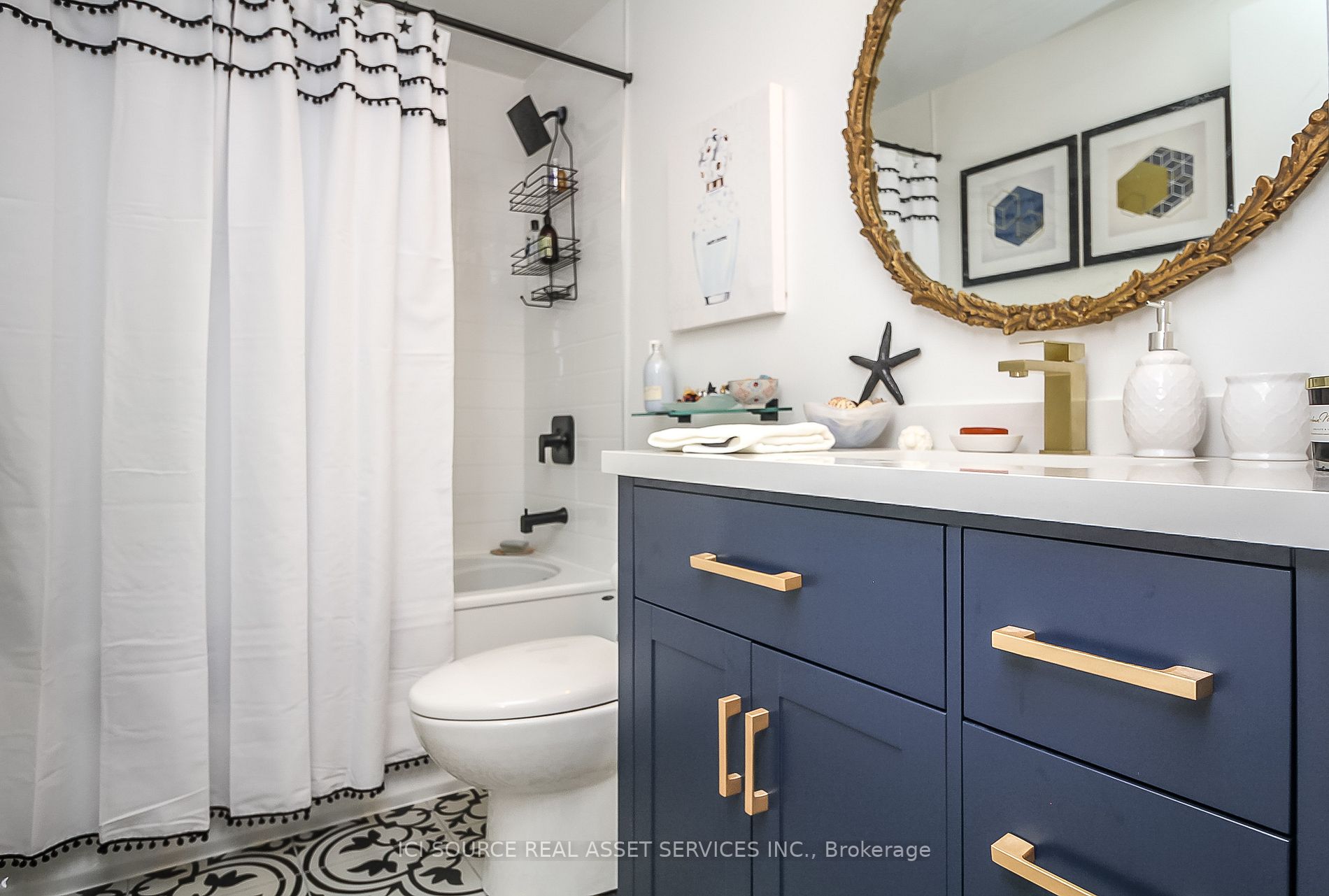 493 Oxbow Cres, #3
