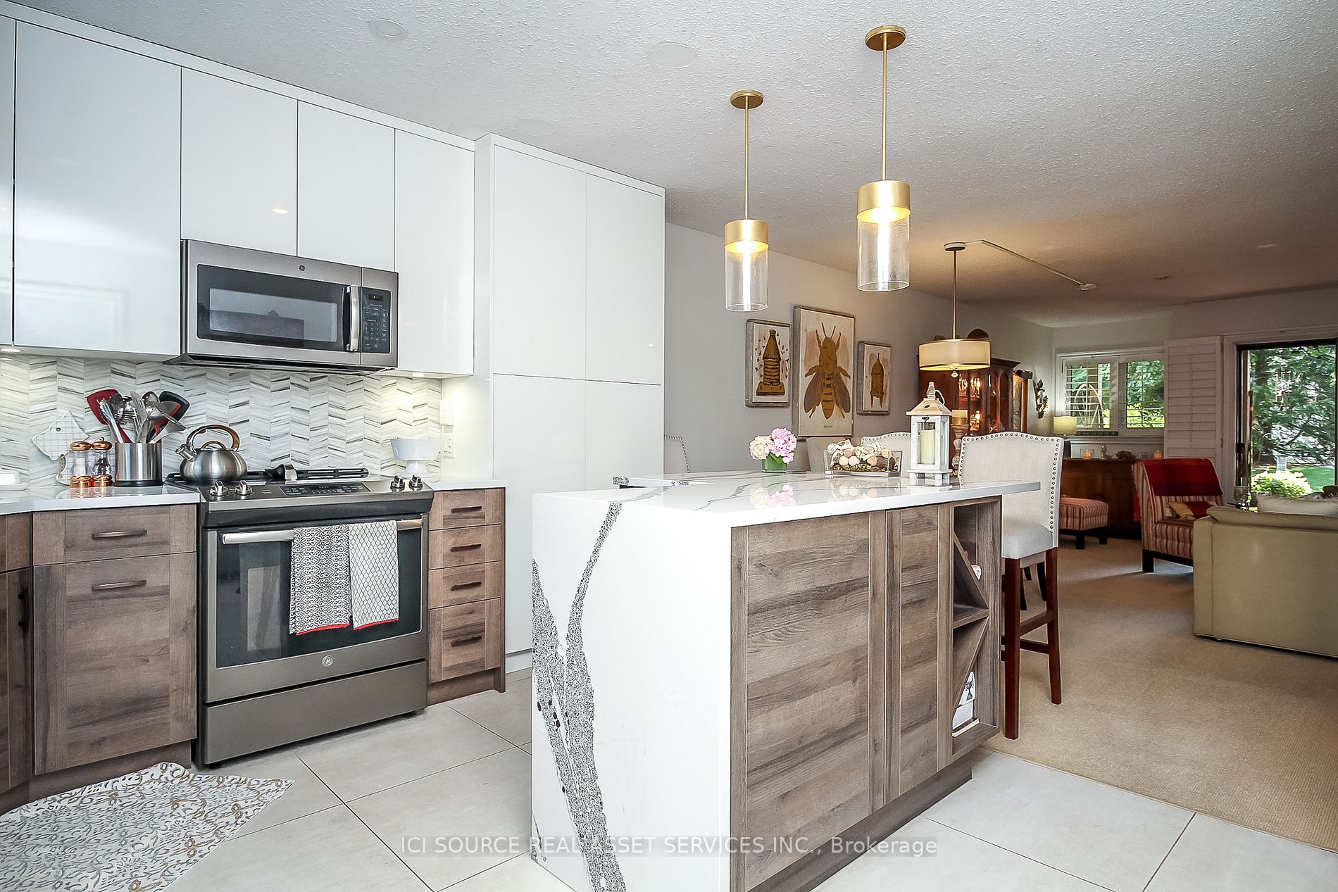 493 Oxbow Cres, #3