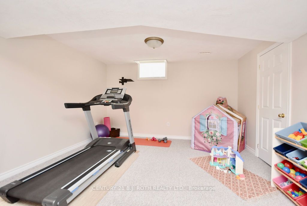 65 Hawkins Dr