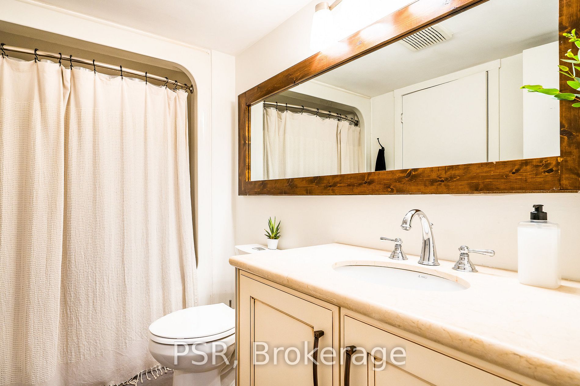 27 Dawson Dr, #130