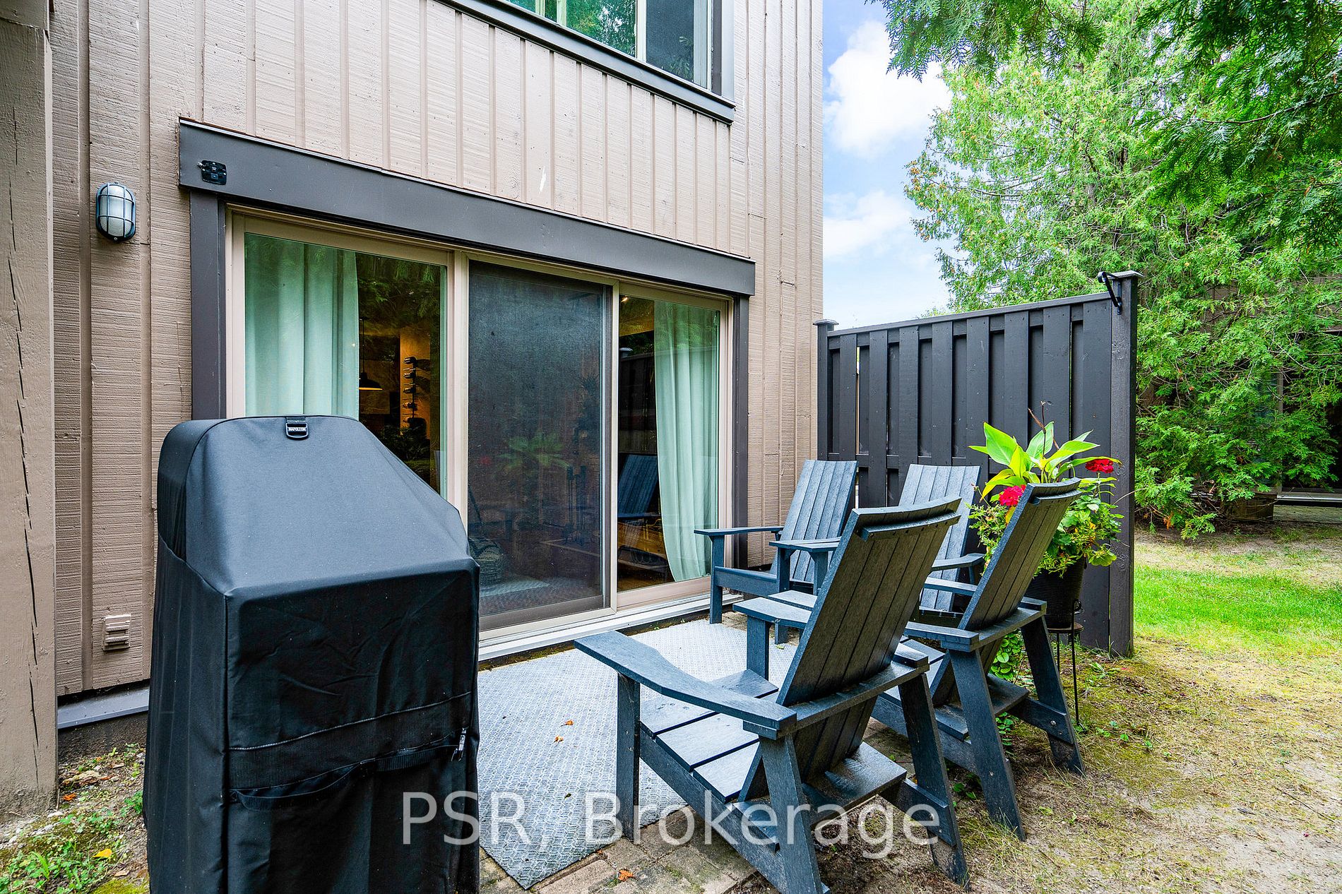 27 Dawson Dr, #130