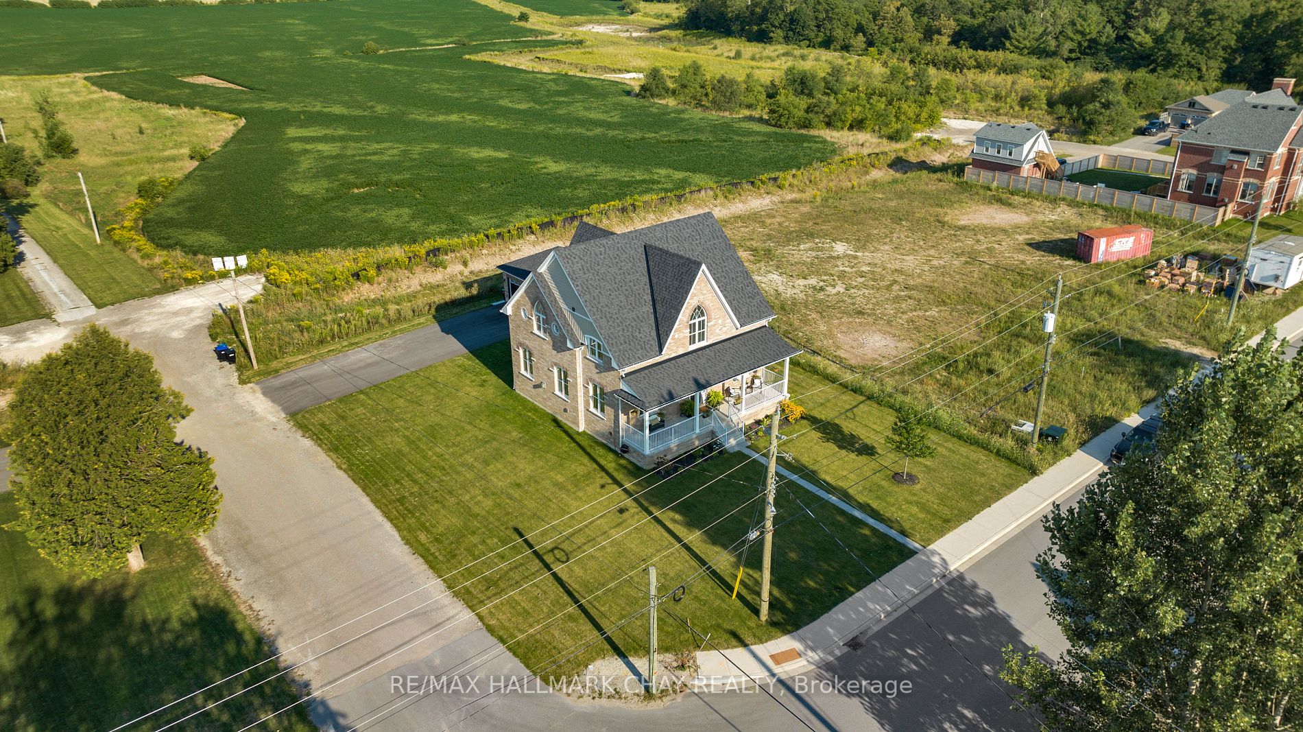43 Wellington St E