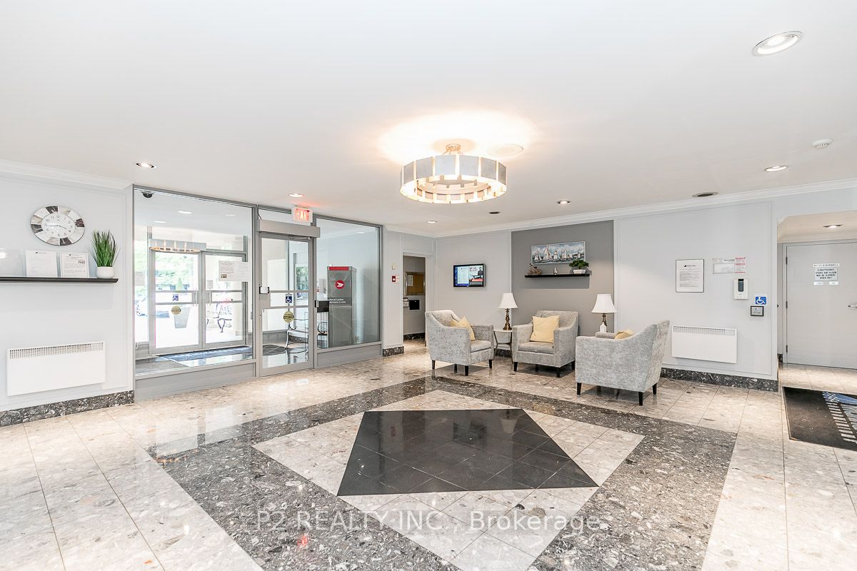 65 Ellen St, #810