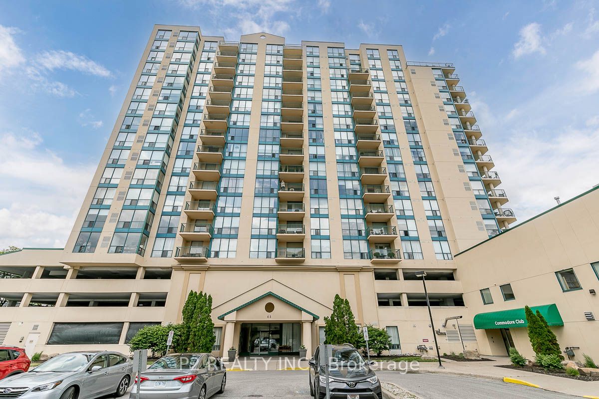 65 Ellen St, #810