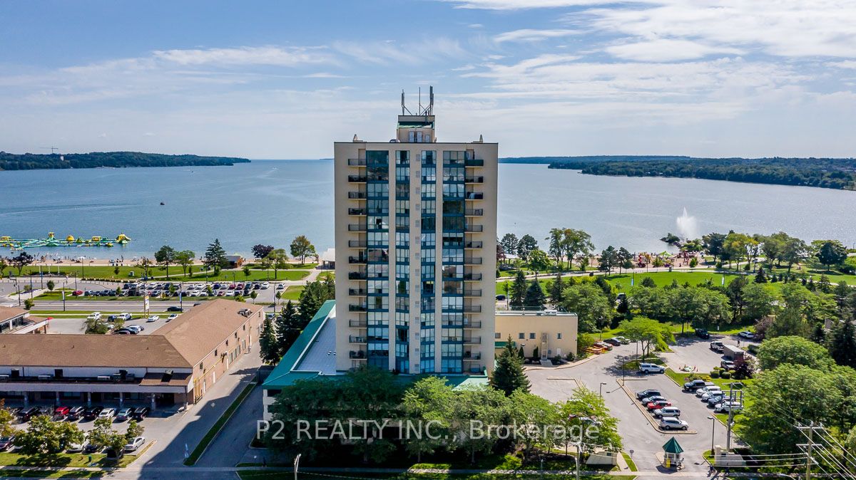 65 Ellen St, #810
