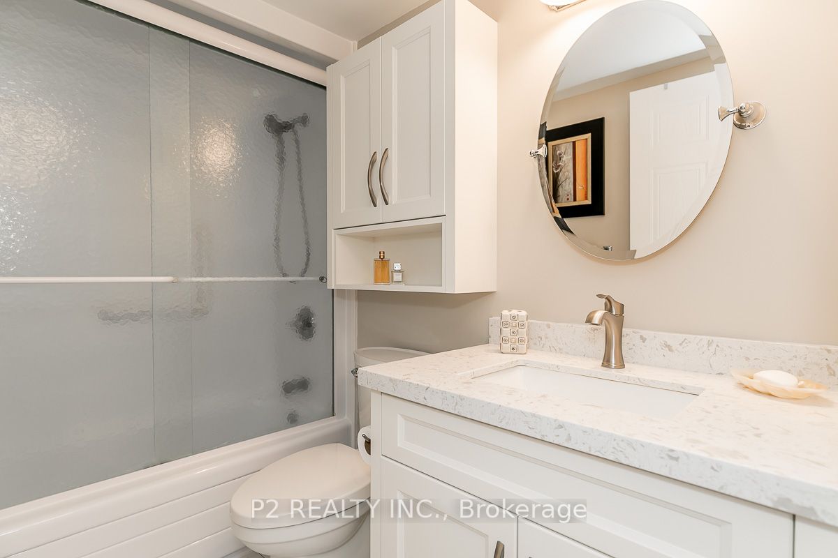 65 Ellen St, #810