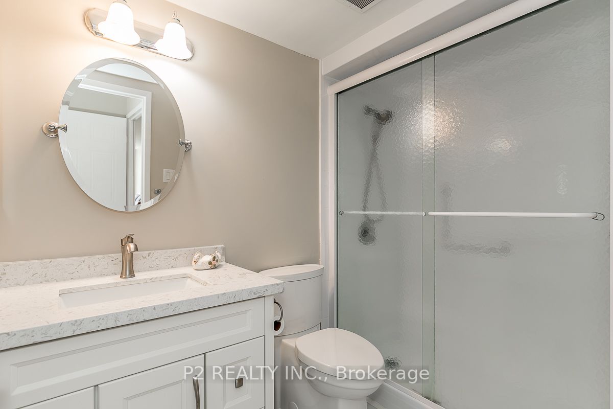 65 Ellen St, #810