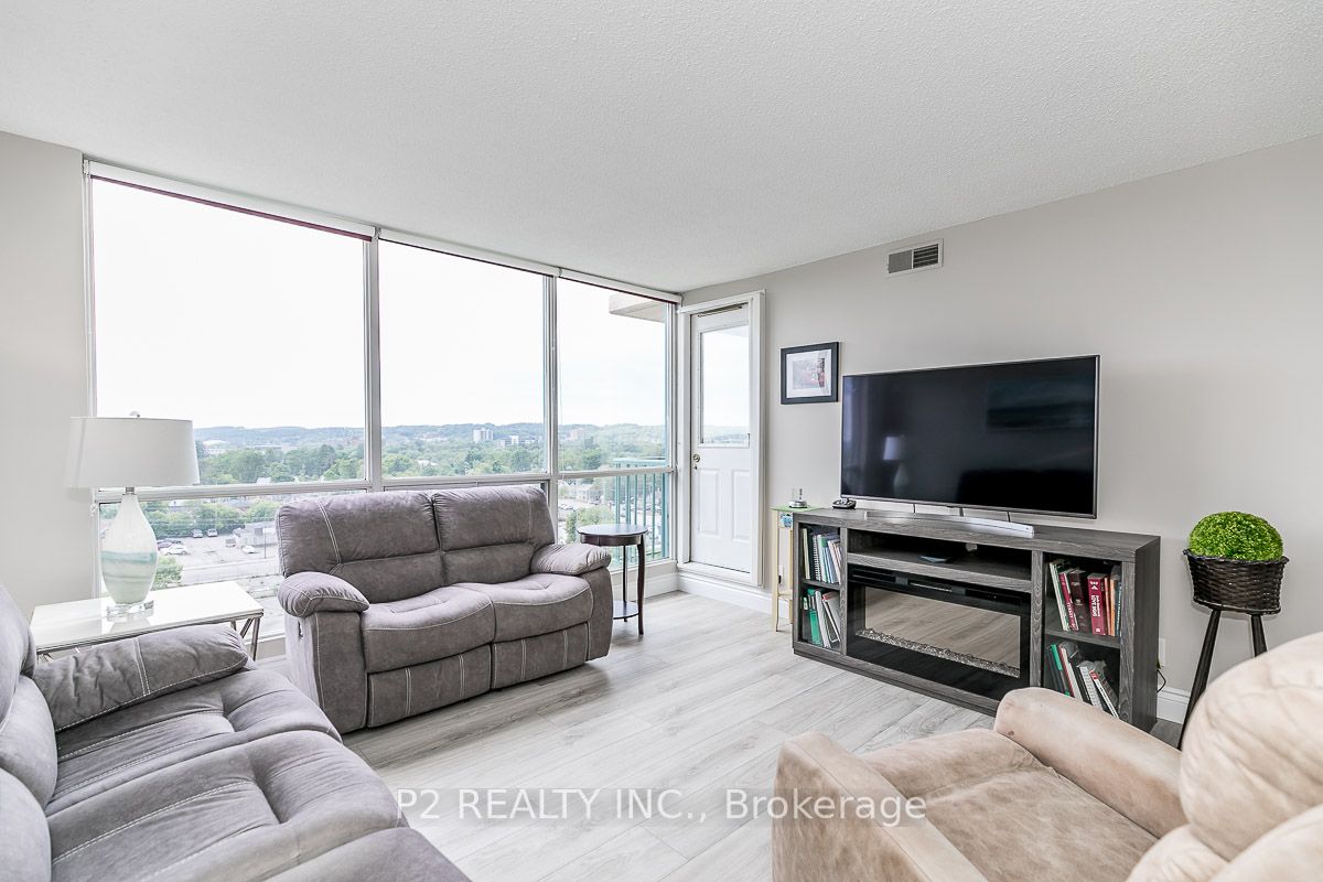 65 Ellen St, #810