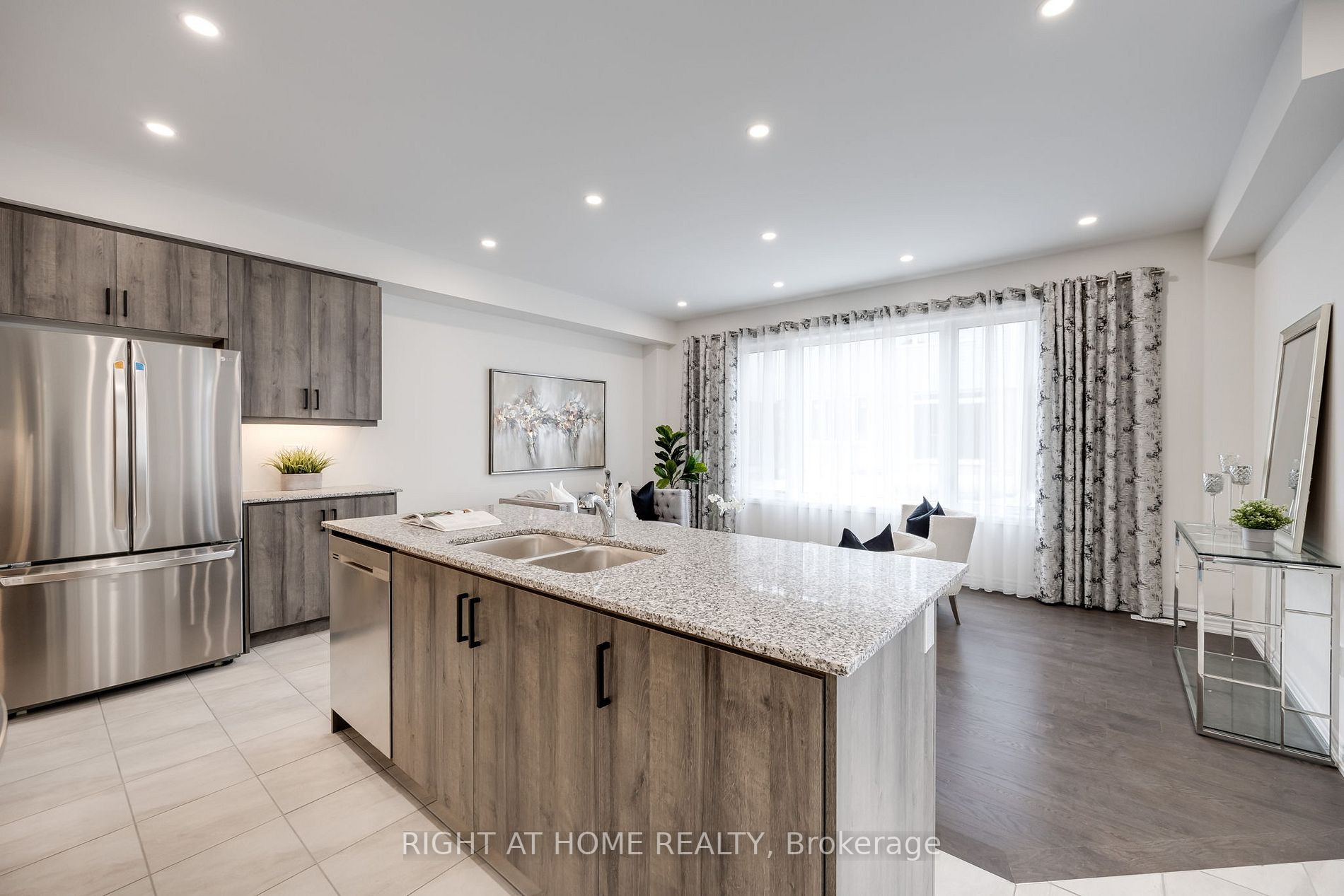 10 Ludlow Dr
