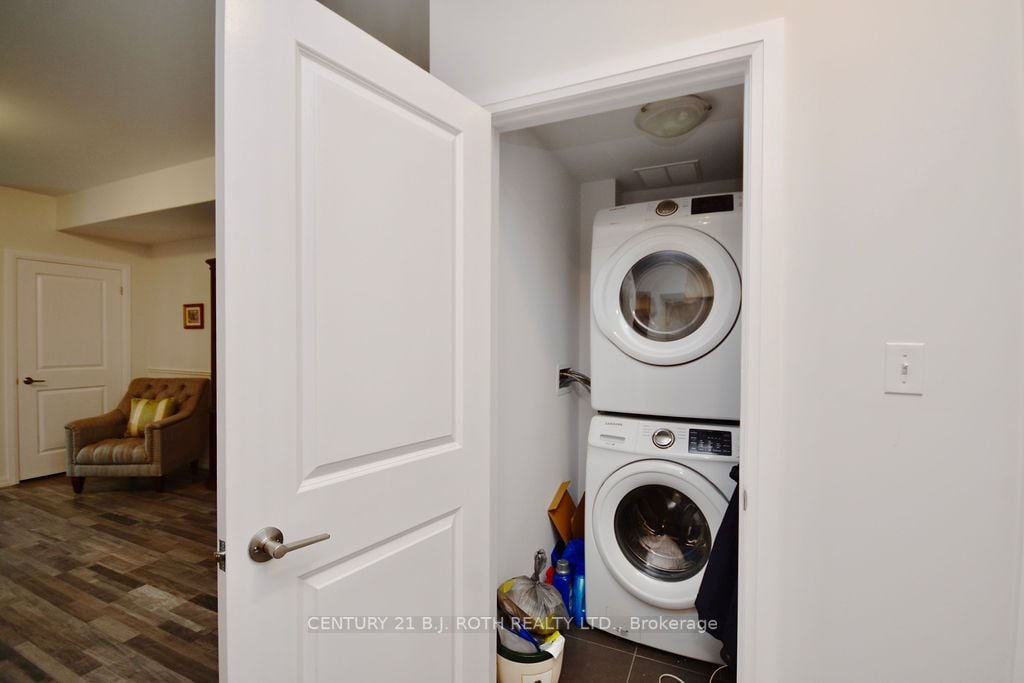 302 Essa Rd, #205