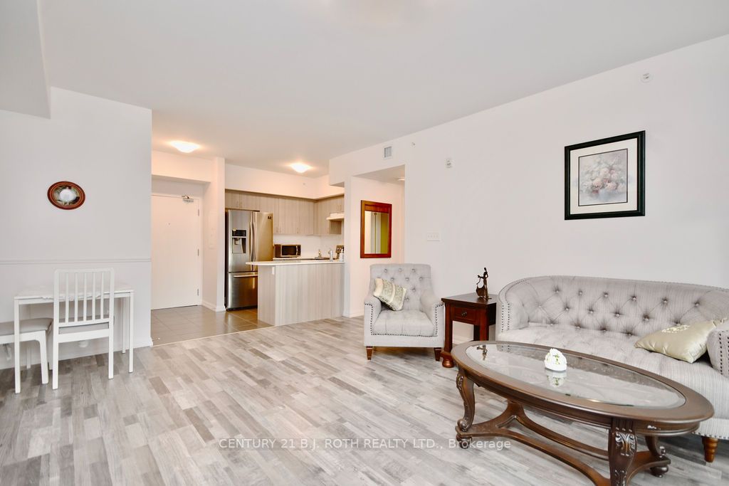 302 Essa Rd, #205