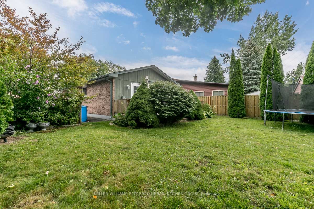 62 Courtice Cres