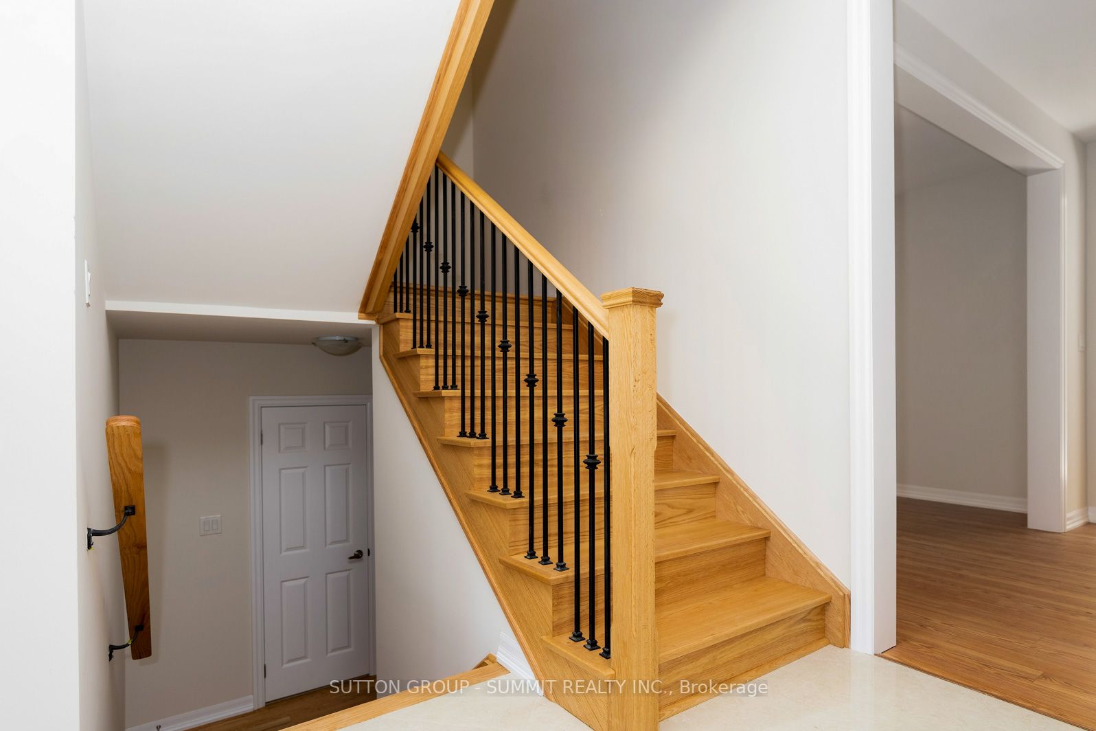 242 Warden St