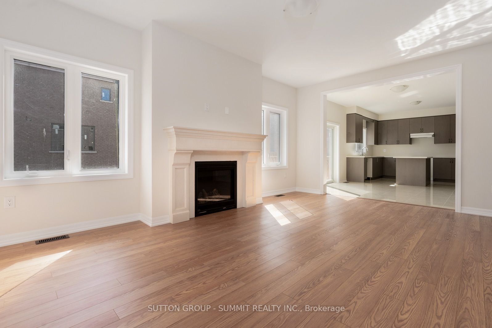 242 Warden St