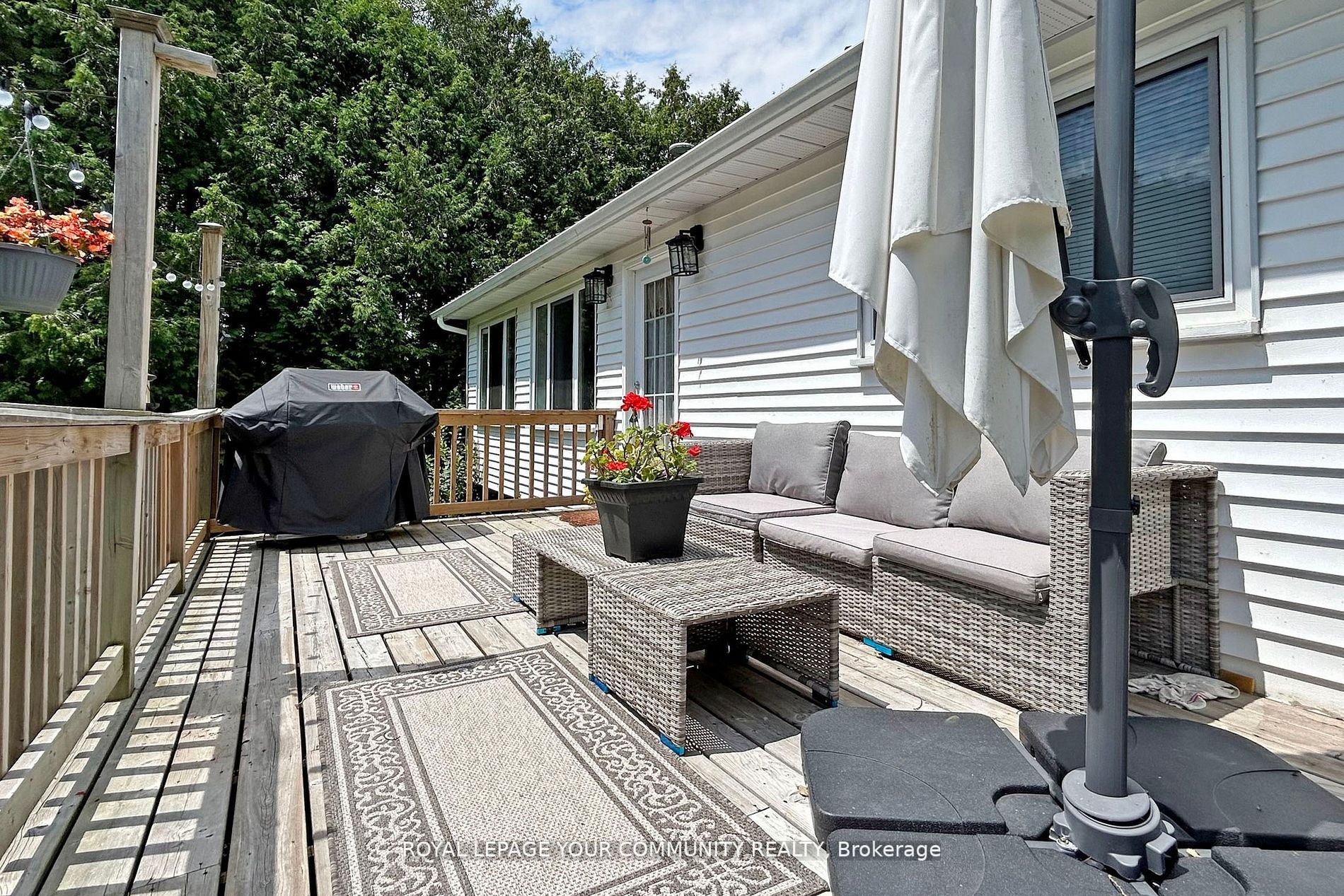 859 Lakeshore Rd E