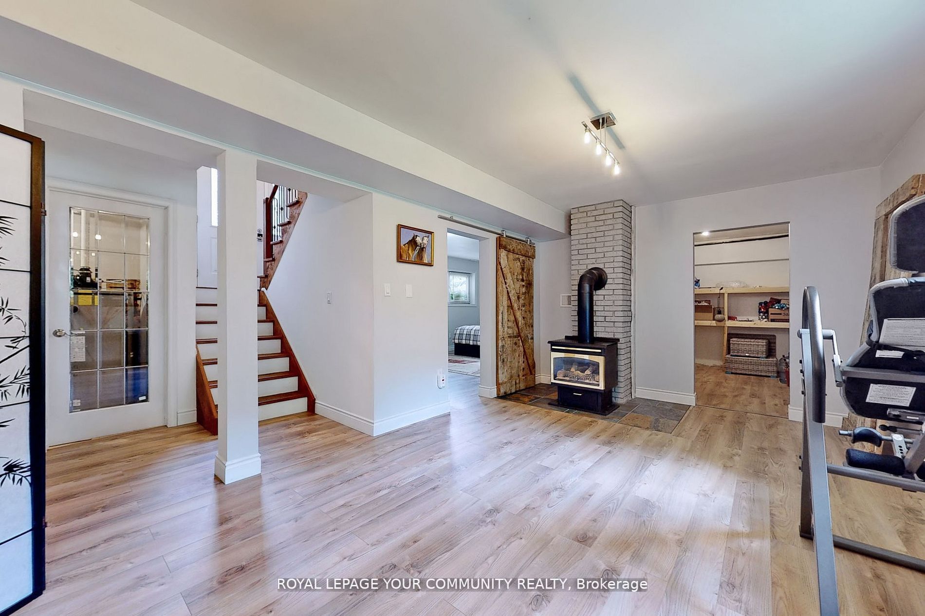859 Lakeshore Rd E