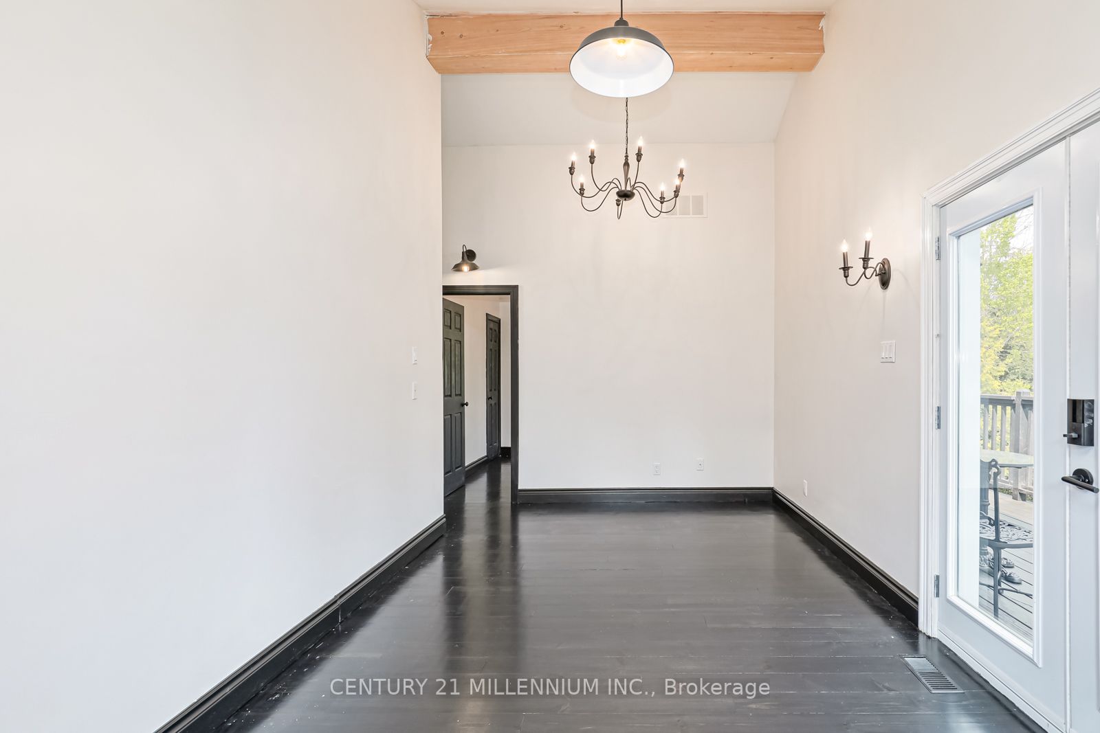 20 Forest Dr