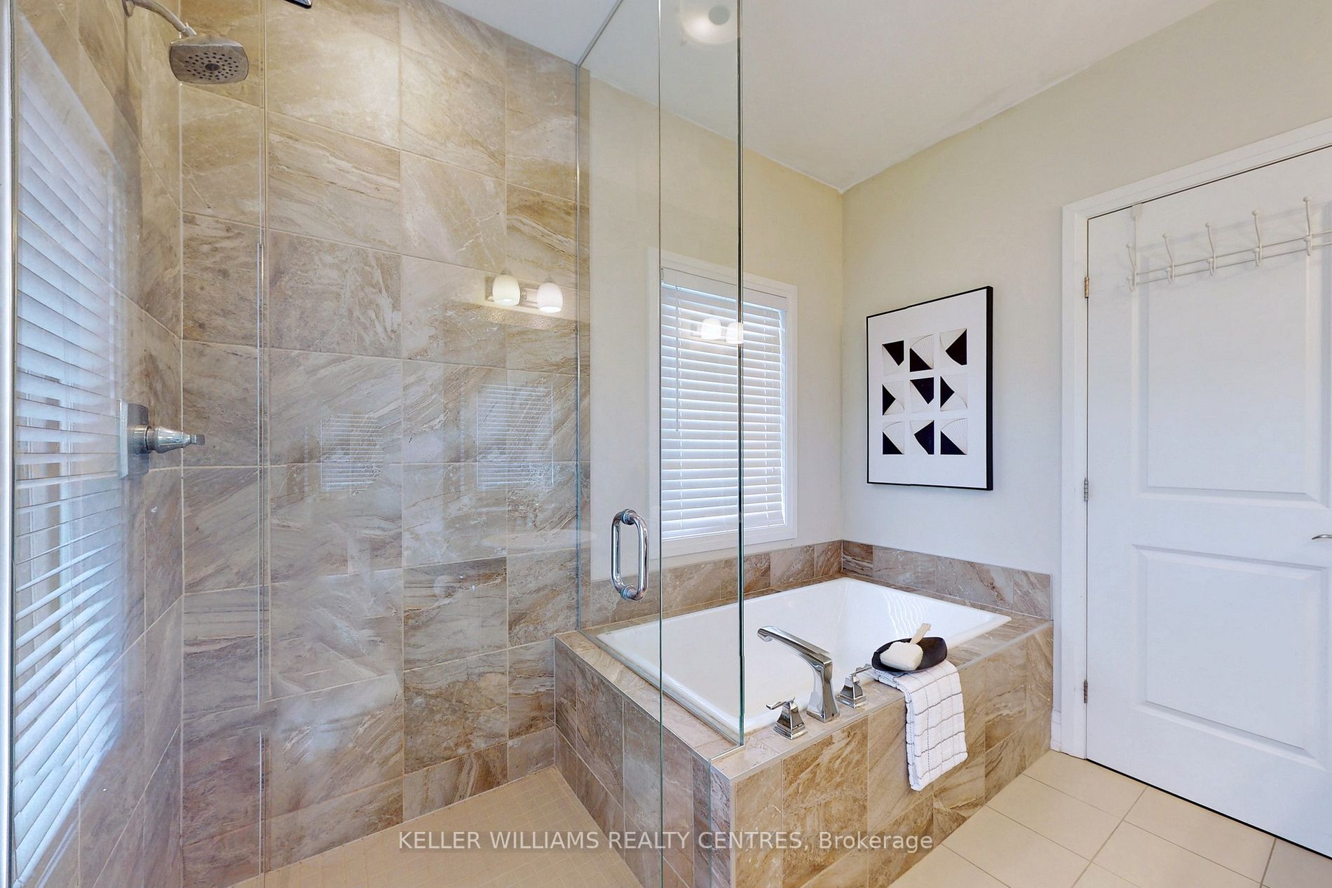 34 Georgian Grande Dr