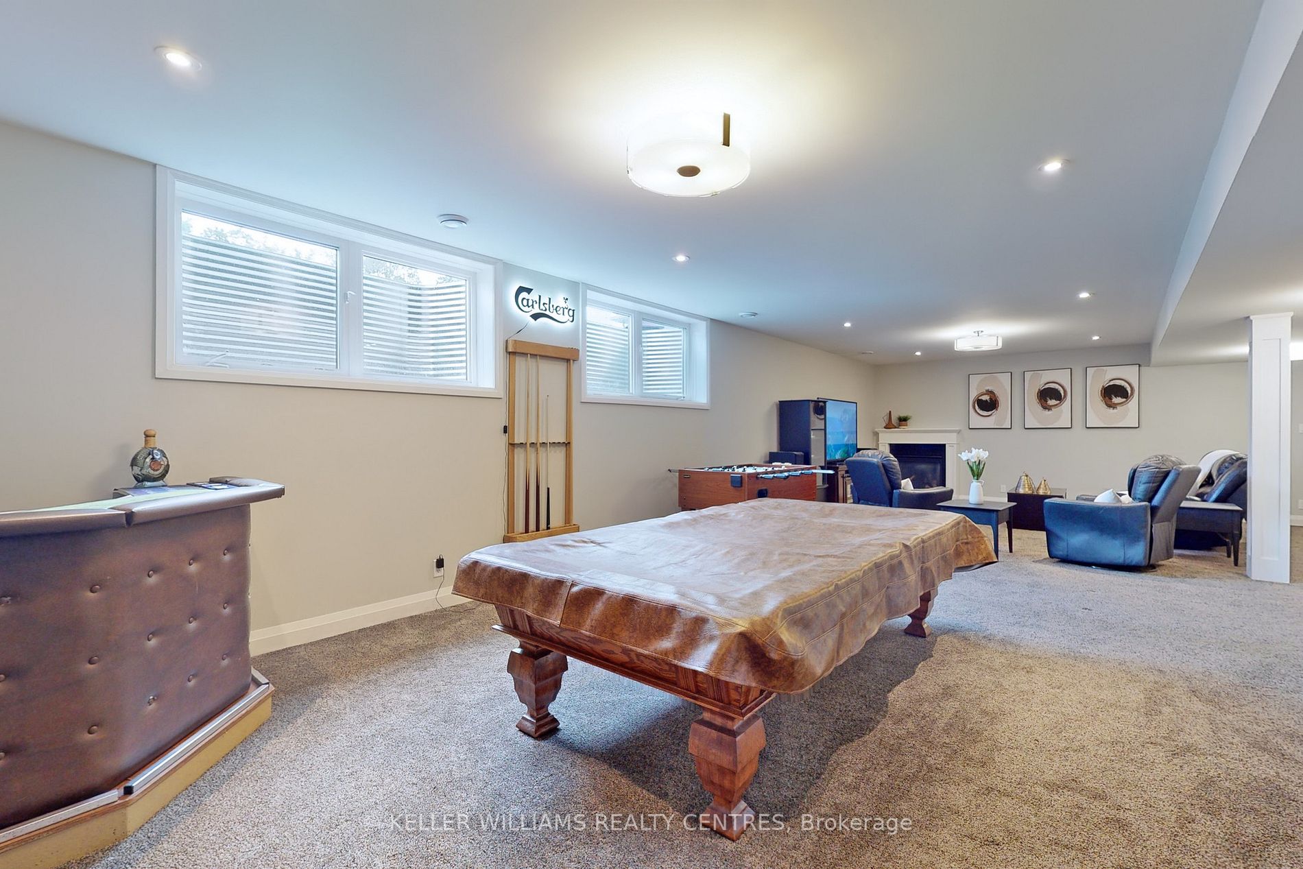 34 Georgian Grande Dr