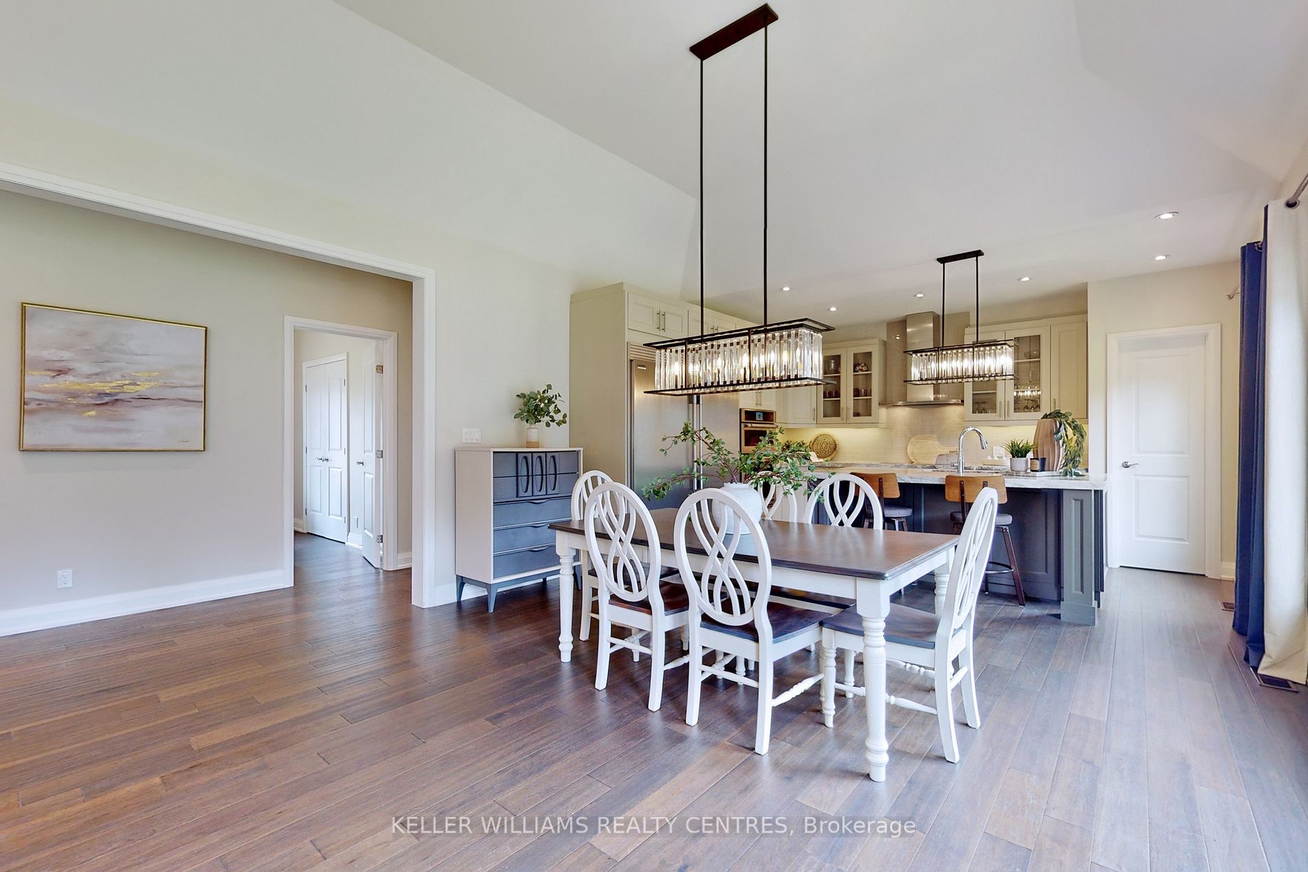 34 Georgian Grande Dr