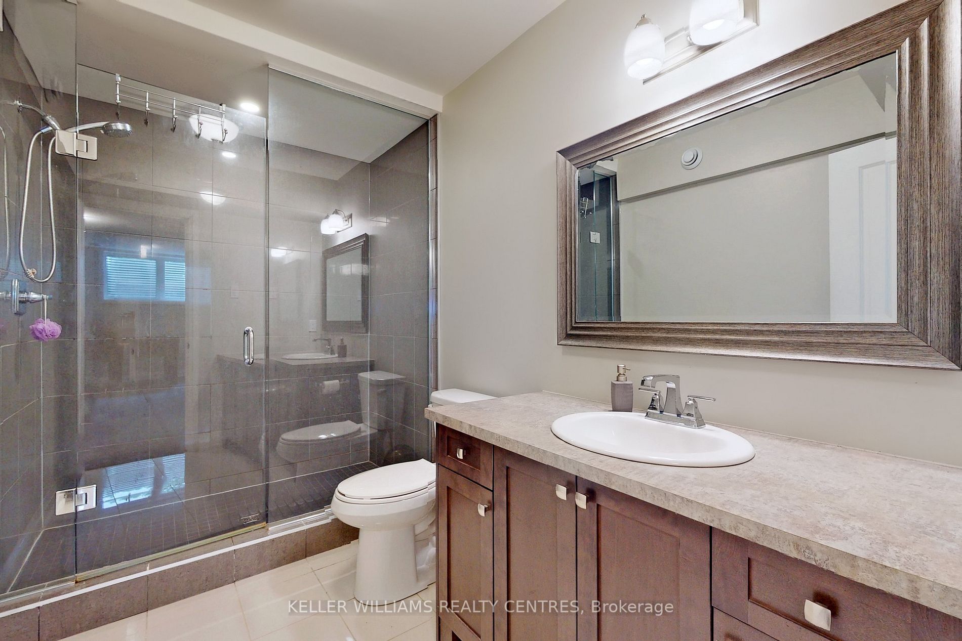 34 Georgian Grande Dr