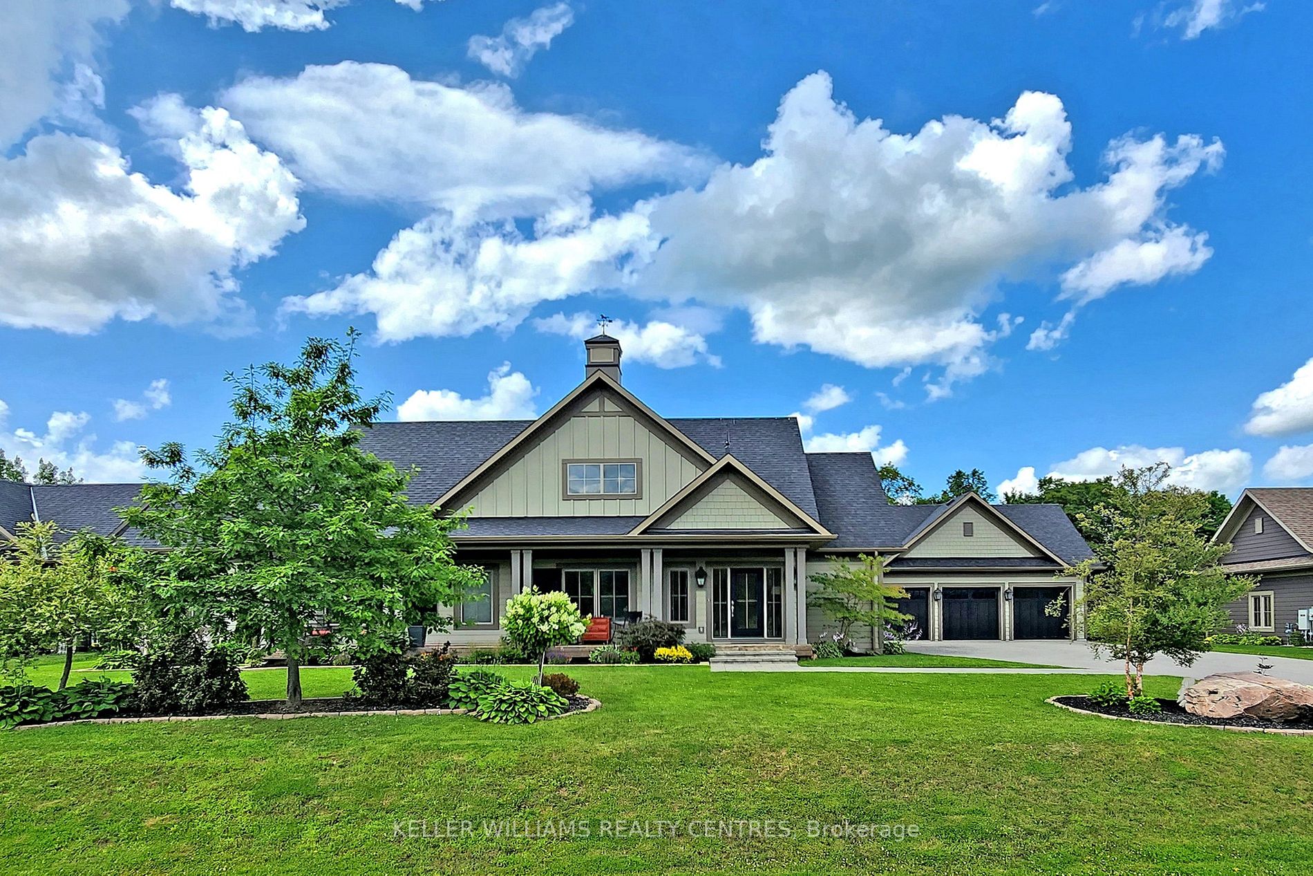 34 Georgian Grande Dr