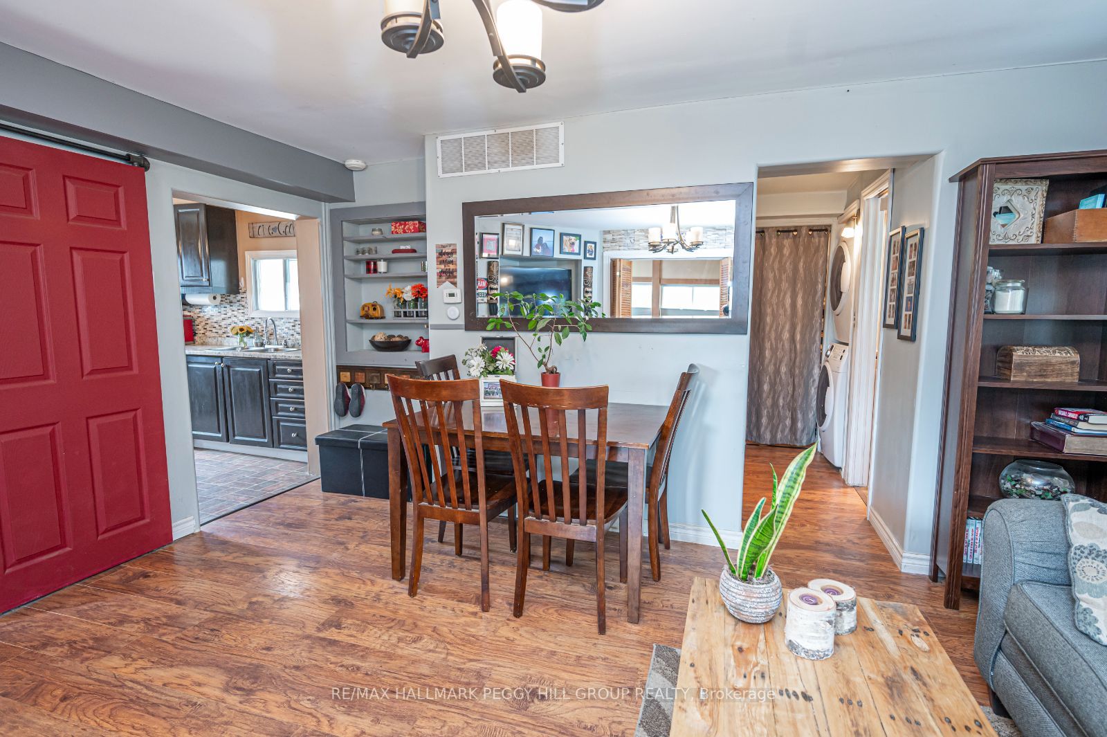 3 Simcoeside Ave