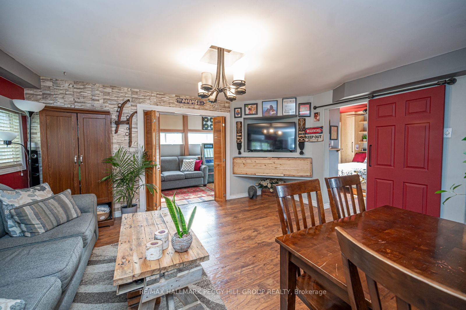 3 Simcoeside Ave
