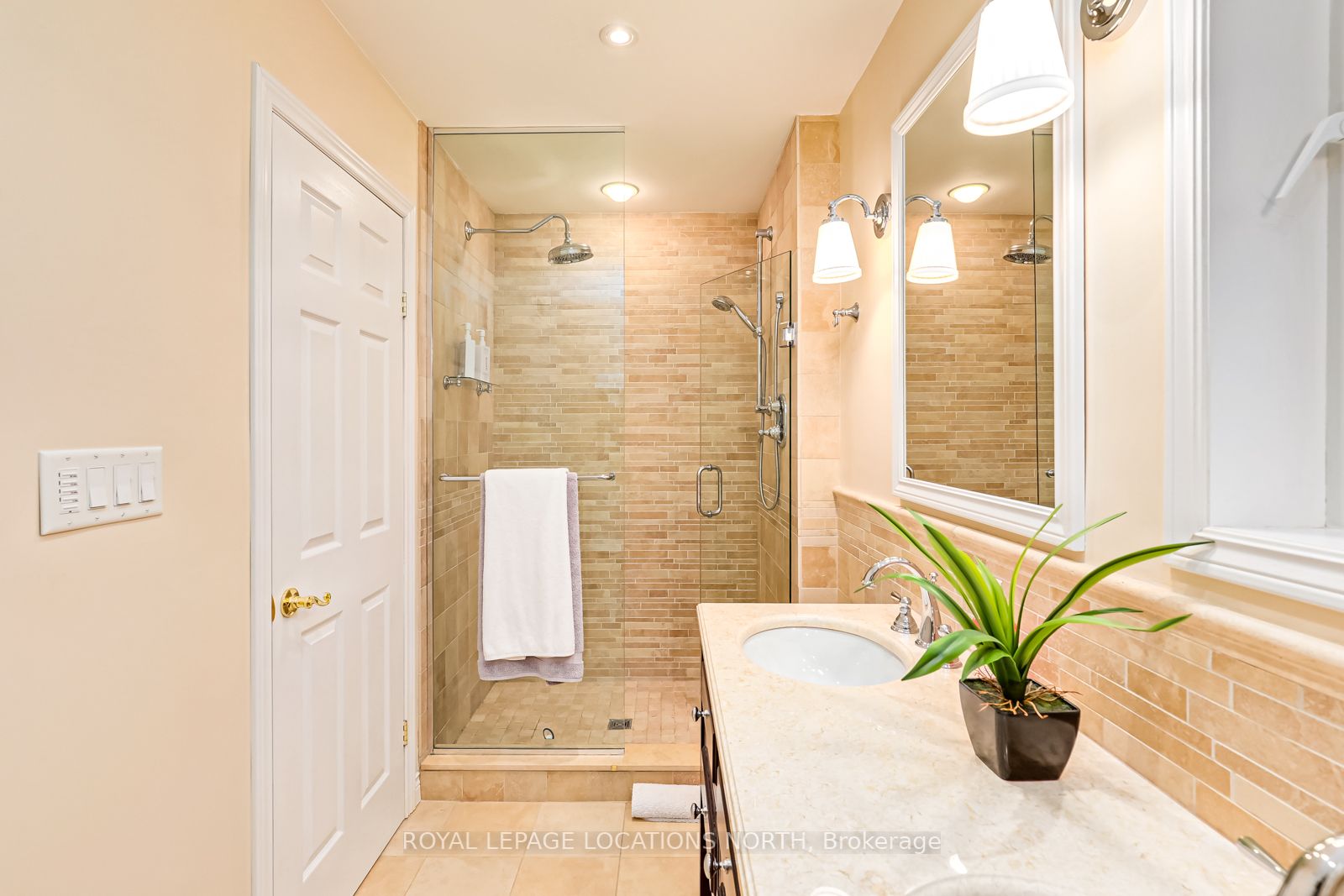 15 Forest Dr