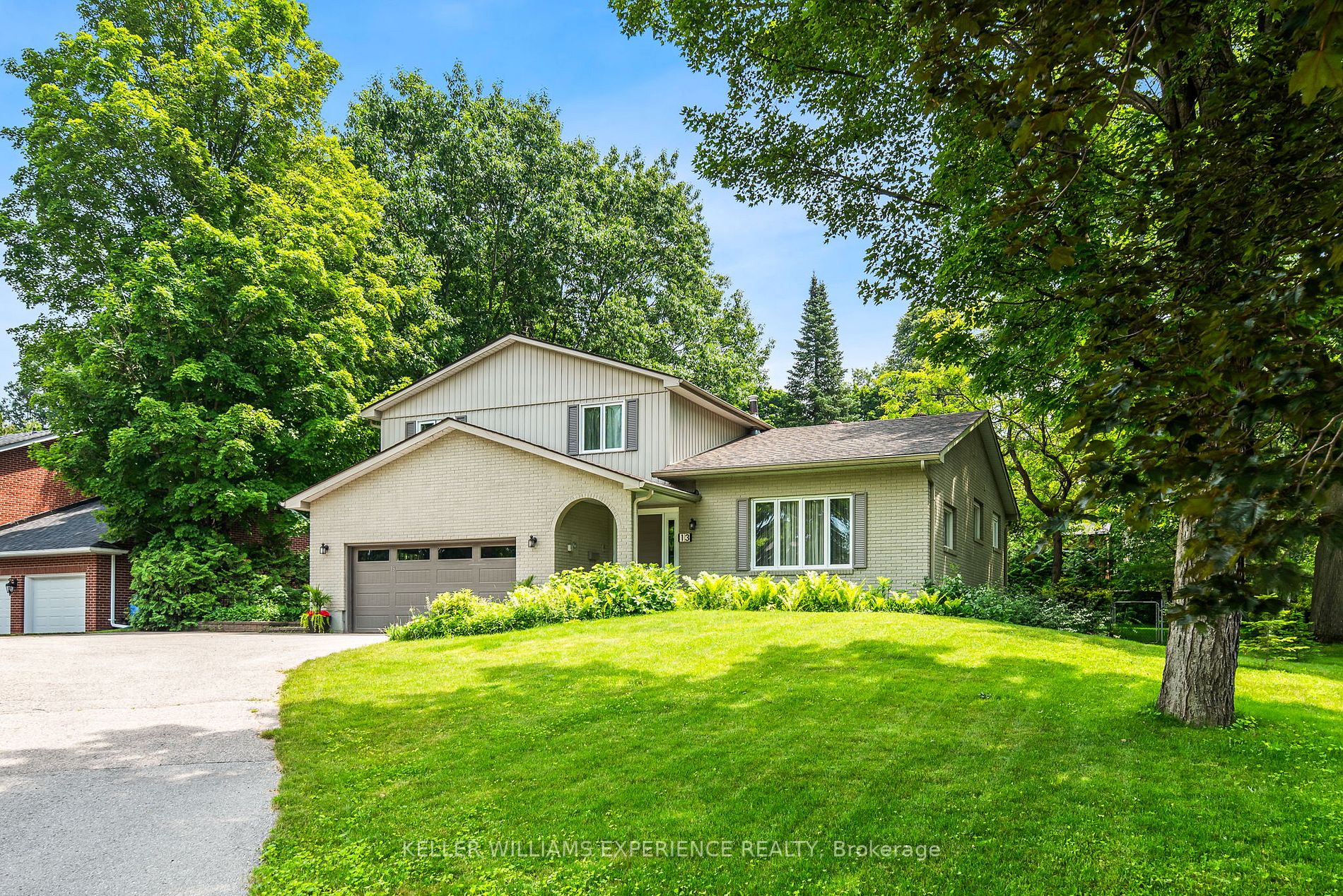 13 Royal Oak Dr