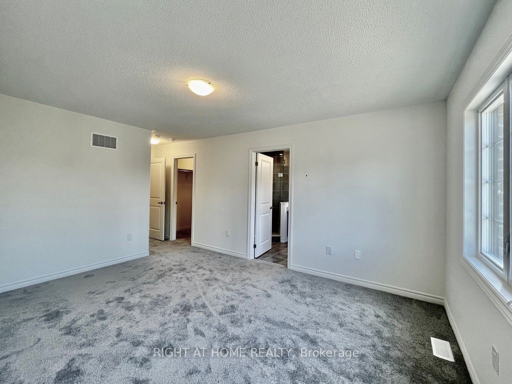 16 Daisy St