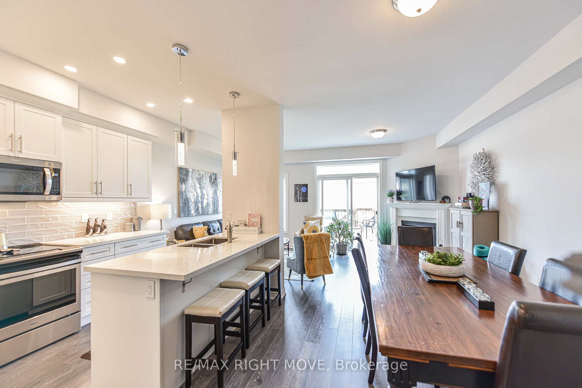 248C James St