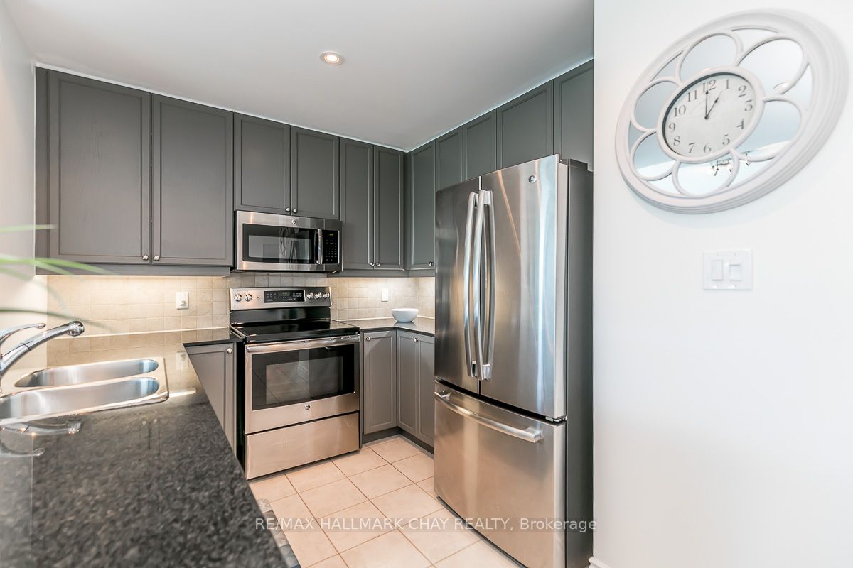 37 Ellen St, #1201
