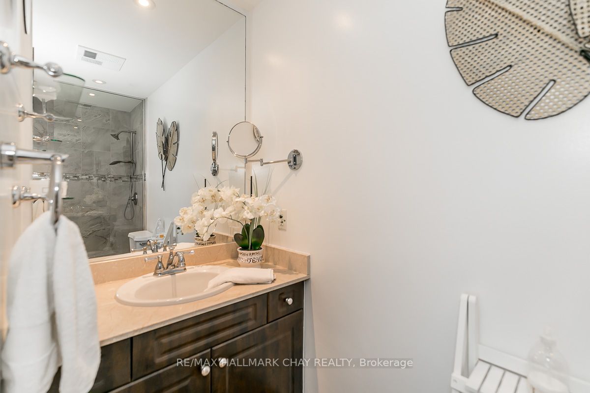 37 Ellen St, #1201