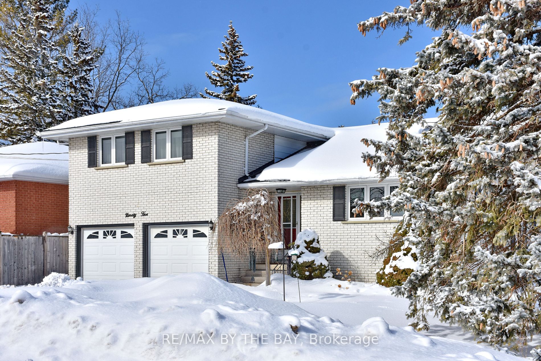 95 Manning Ave