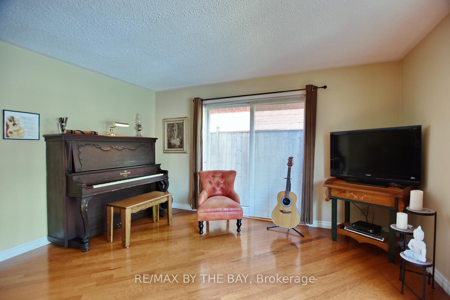 95 Manning Ave