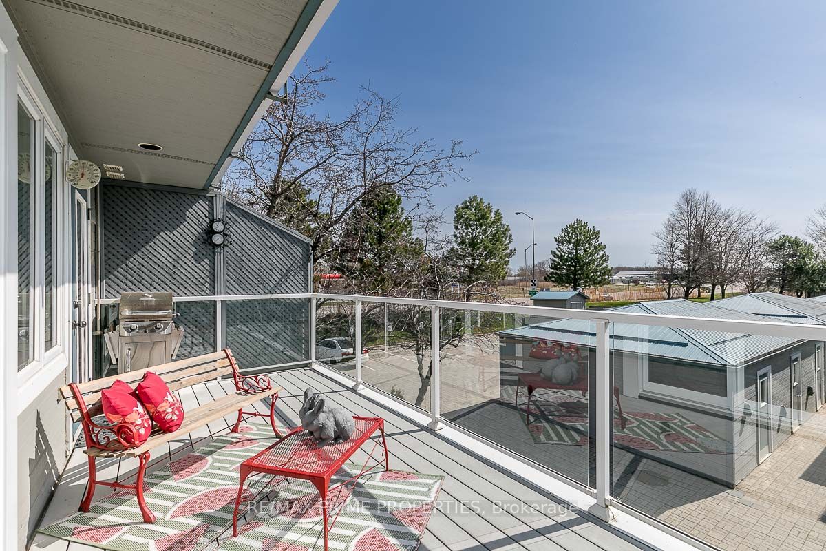 585 Atherley Rd, #201