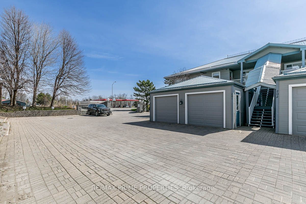 585 Atherley Rd, #201