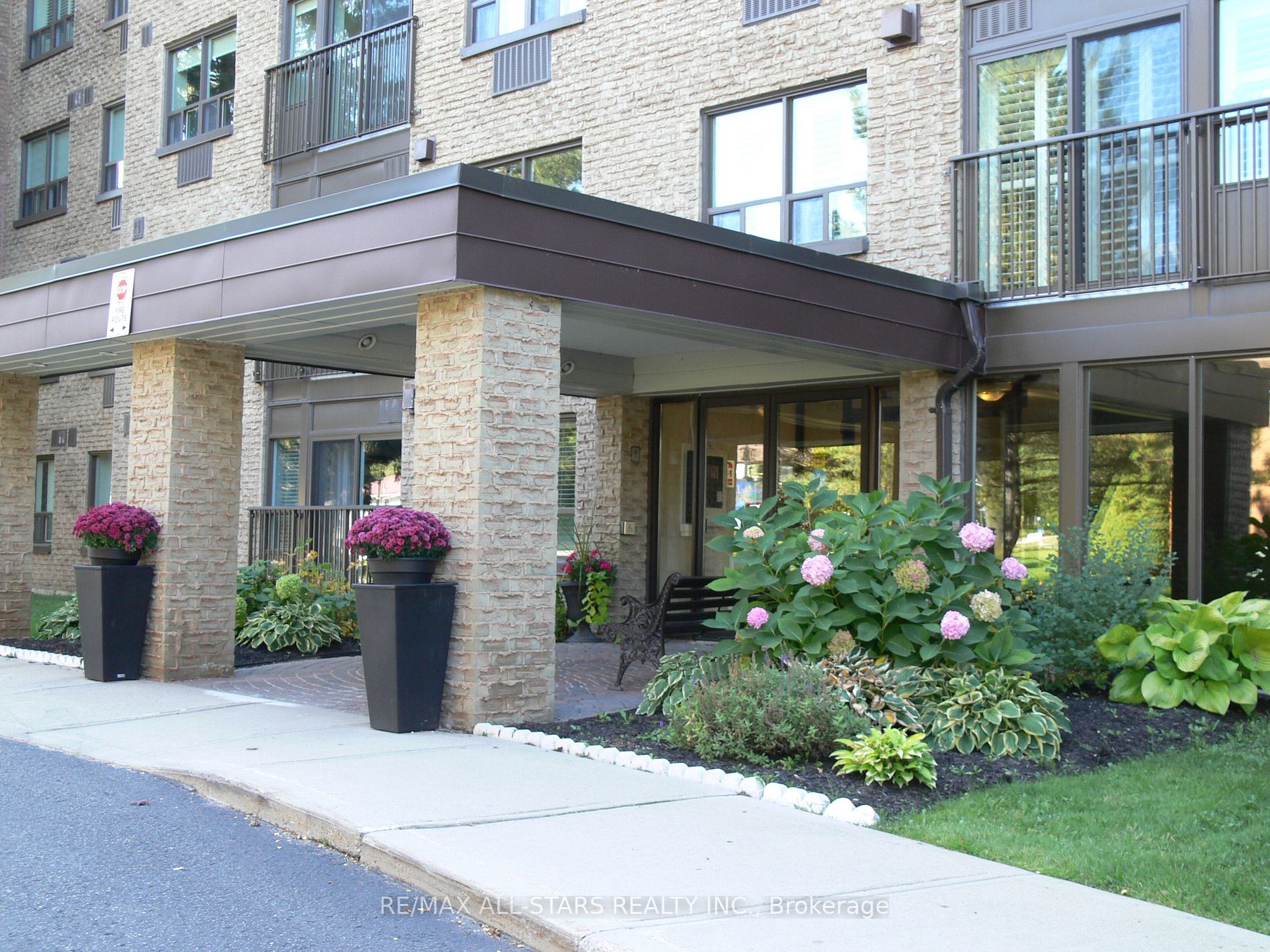 54 Fittons Rd W, #506