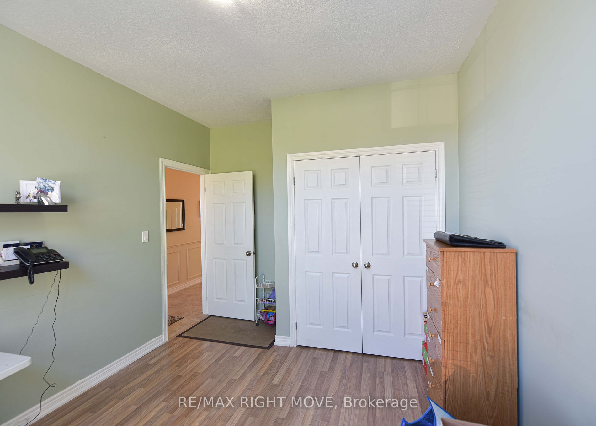 16 Canterbury Circ