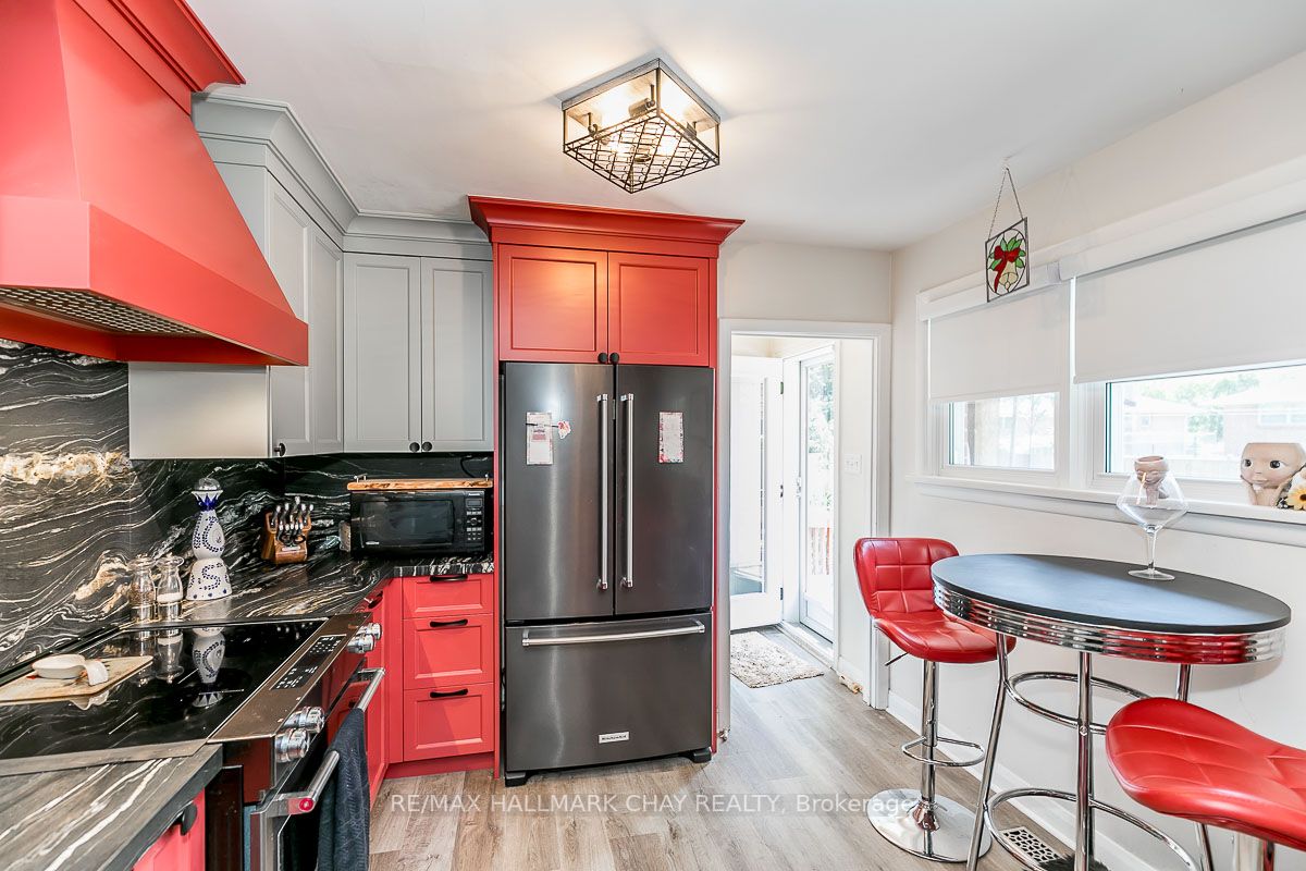 6 Jonathan Crt