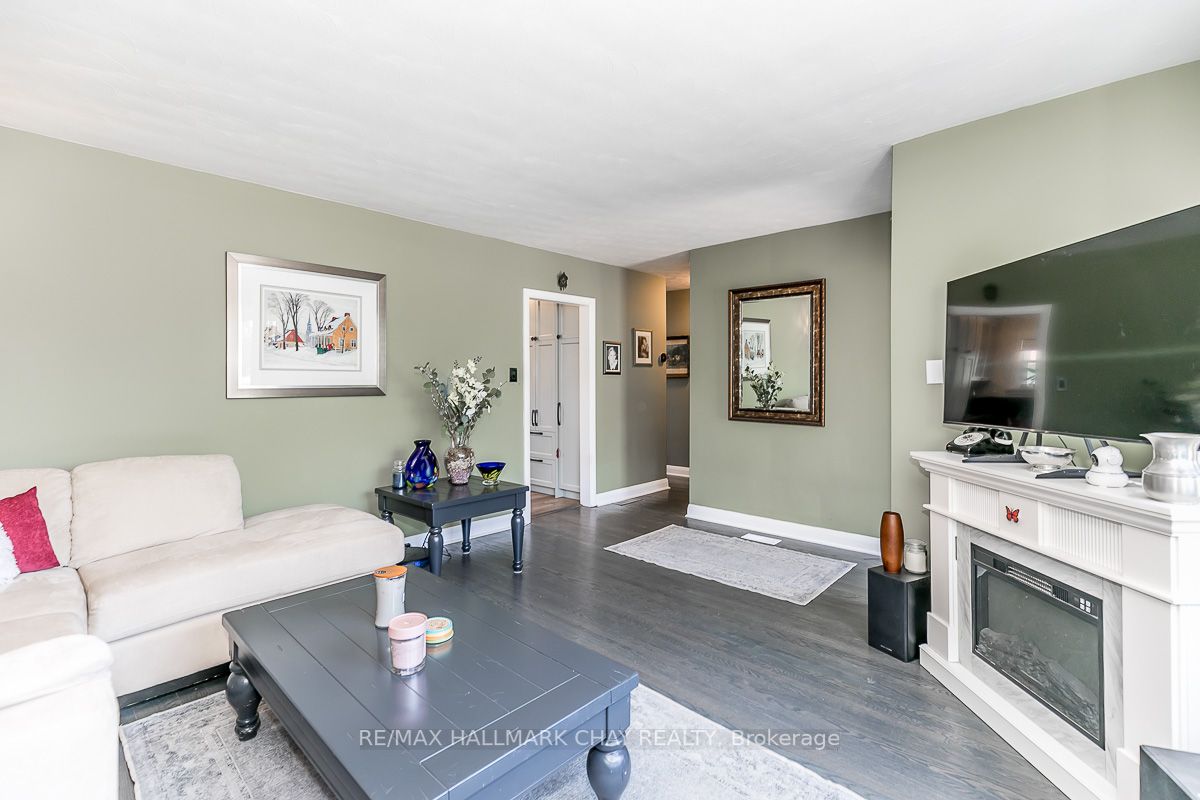 6 Jonathan Crt