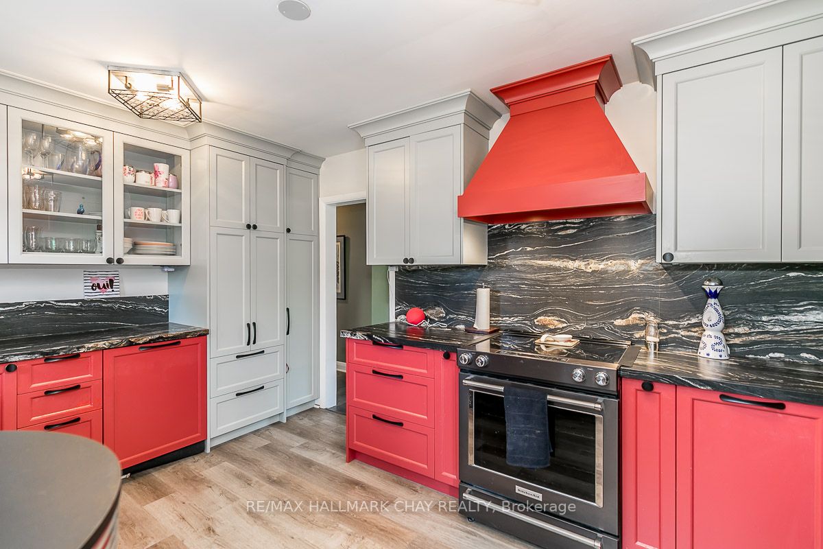 6 Jonathan Crt