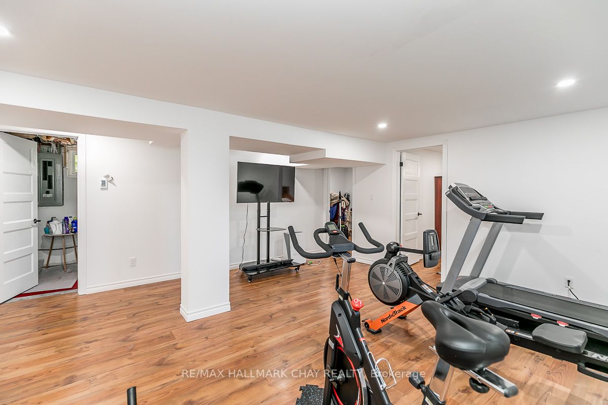 6 Jonathan Crt