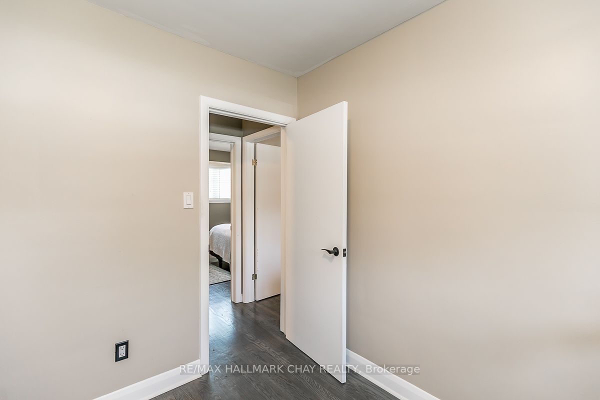 6 Jonathan Crt